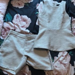BANANA REPUBLIC WOMEN SHORT AND TOP SET